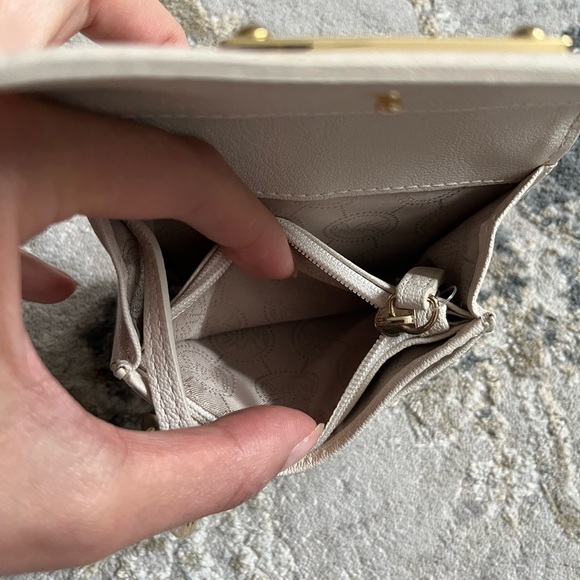 MK wallet - Picture 7 of 8